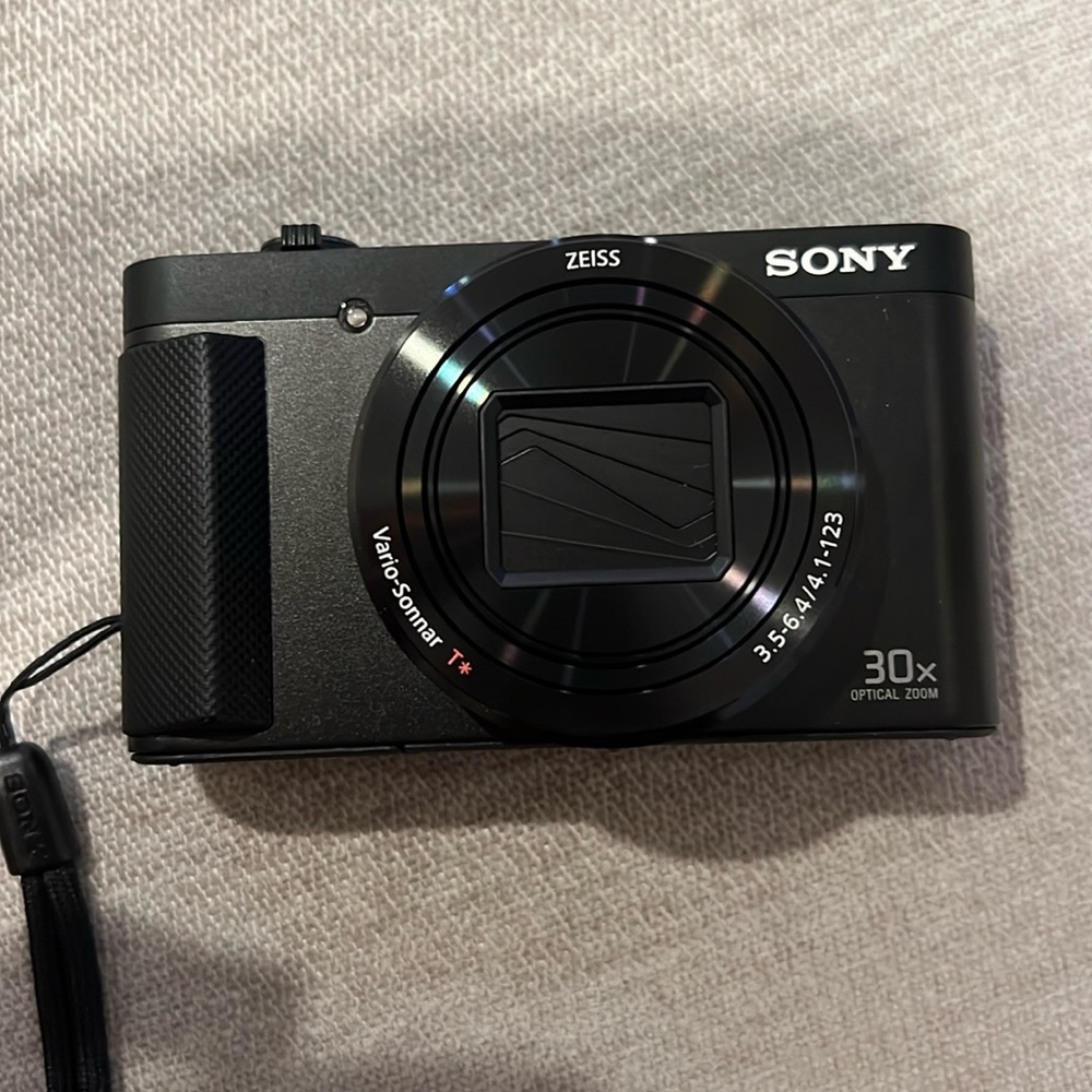 Like New Sony DSC-HX80 Camera